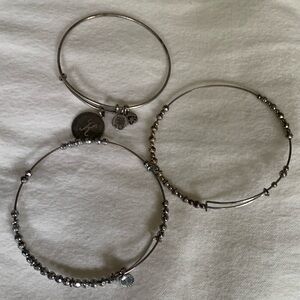 Set of silver bracelet. 3 piece decorative.